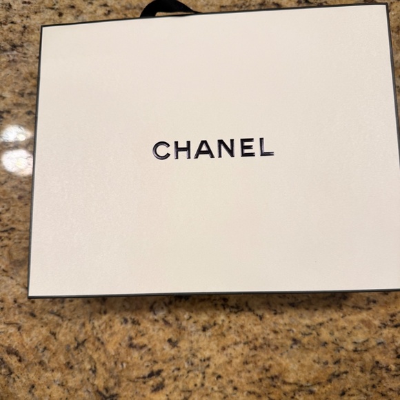 EUC - CHANEL CC Logo Caviar Leather Wallet with COA - Picture 13 of 14